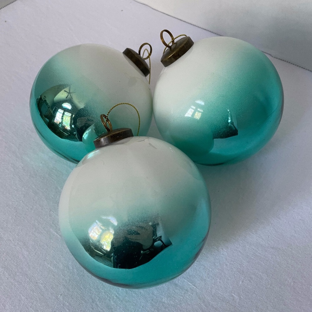 WISTERIA TWO-TONE GLASS ORNAMENTS, WHITE & TEAL (Set of 6)
